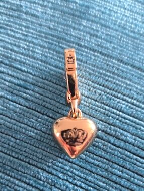VTG Juicy Couture Gold Tone Puffed Heart Charm Y2K Crown Logo Retired Authentic